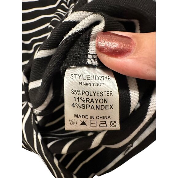 🍒 2/$20 🍒Black & White Striped Bodycon Long Sleeve Dress Rounded Neckline Sz S - Picture 6 of 7